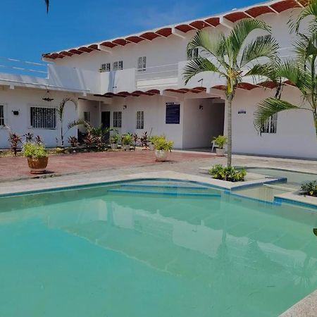 La Pucca Hotel Boutique Resort Пеньита-де-Хальтемба Экстерьер фото